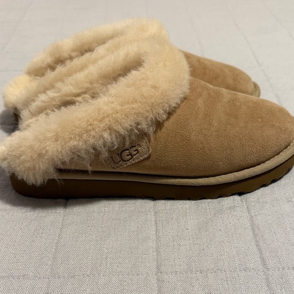 UGG Chestnut Sheepskin Slippers - Picture 4 of 5